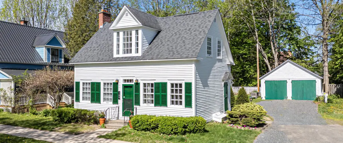 189 University Avenue