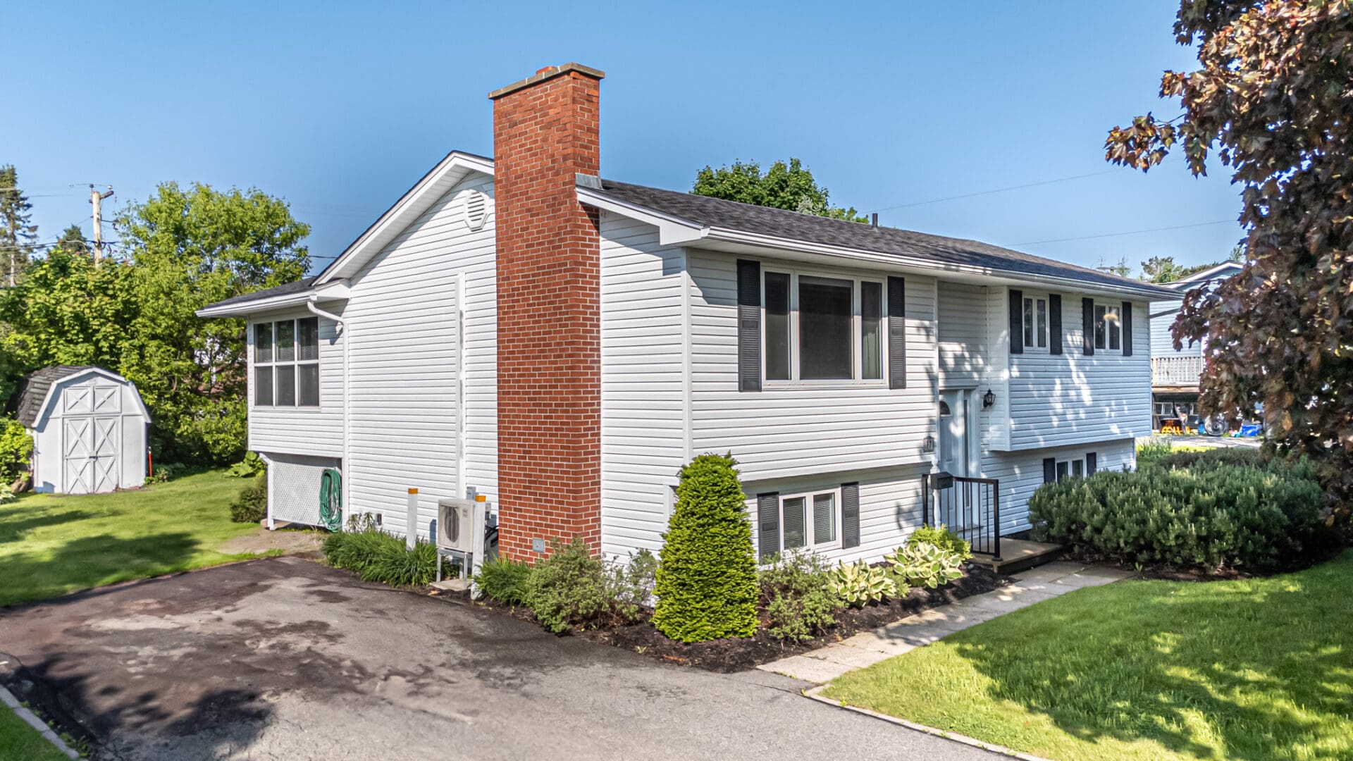 37 Oliver Crescent