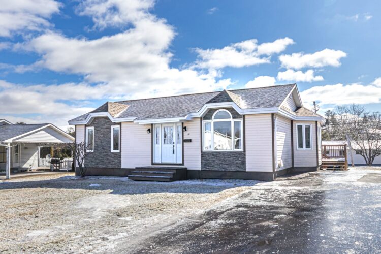 10 Windgate Avenue