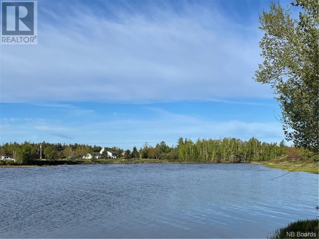 2330 Acadie, Bas-Caraquet, New Brunswick  E1W 5T9 - Photo 28 - NB073583