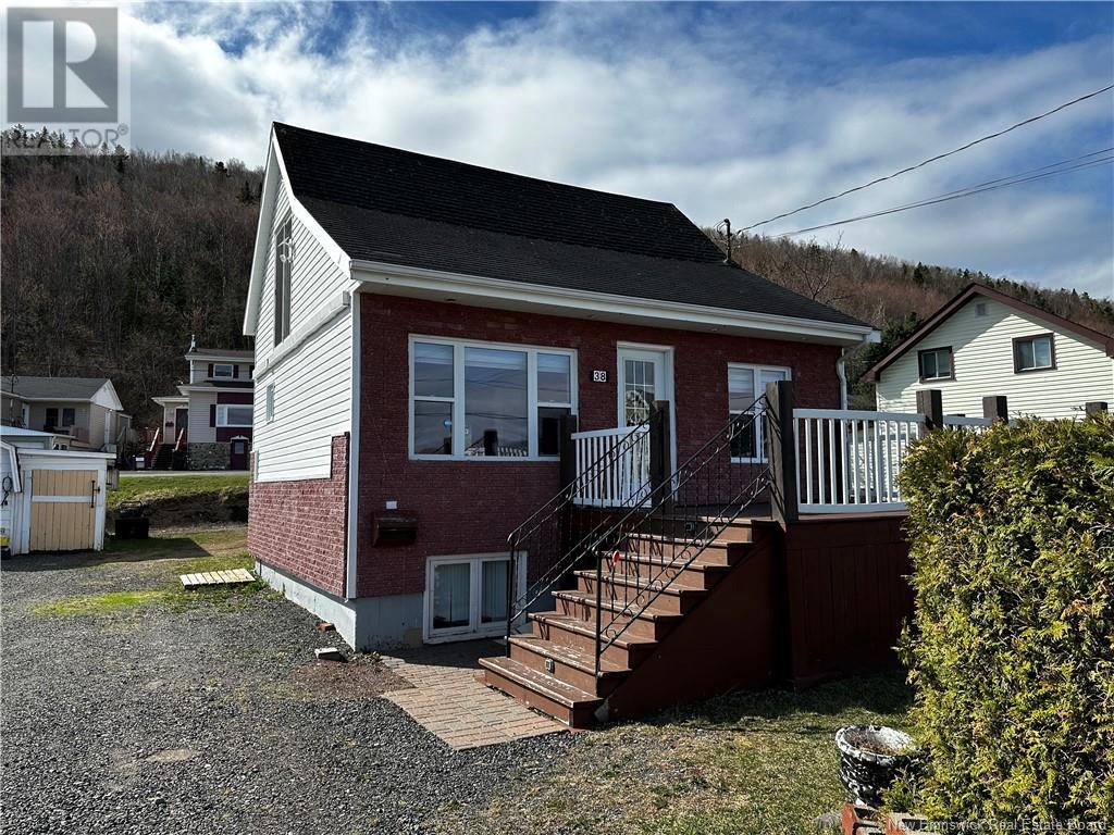 38 Sunset Drive, Campbellton, New Brunswick  E3N 1S8 - Photo 17 - NB096133