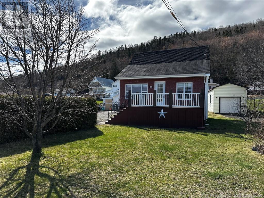 38 Sunset Drive, Campbellton, New Brunswick  E3N 1S8 - Photo 18 - NB096133