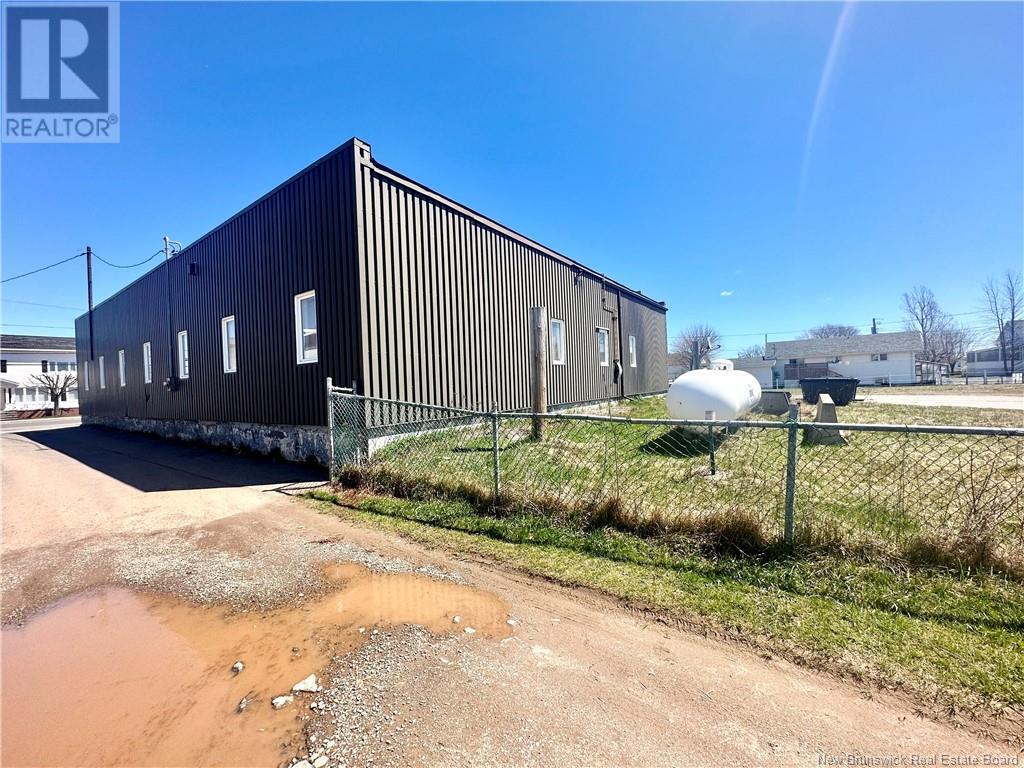 245 Jd Gauthier Boulevard, Shippagan, New Brunswick  E8S 1N3 - Photo 13 - NB099099