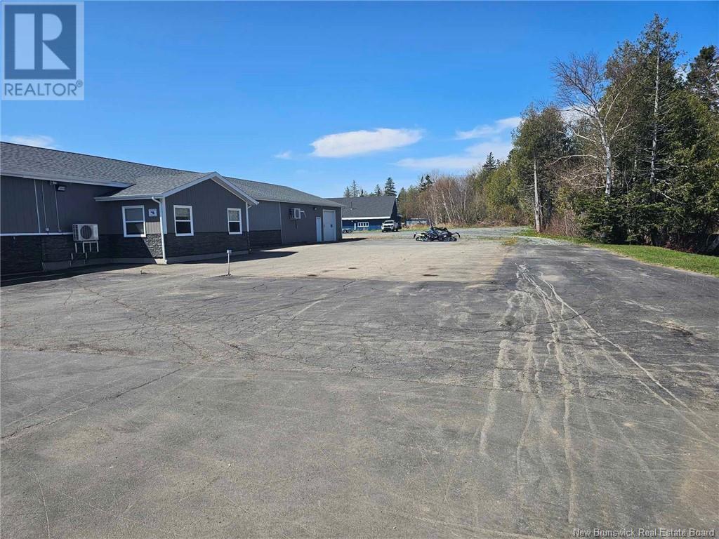 654 Principale, Beresford, New Brunswick  E8K 2B5 - Photo 10 - NB100408