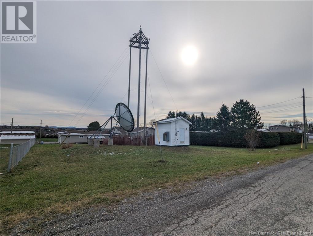 00 Rue Évangeline, Grand-Sault/grand Falls, New Brunswick  E3Y 1G1 - Photo 2 - NB100558