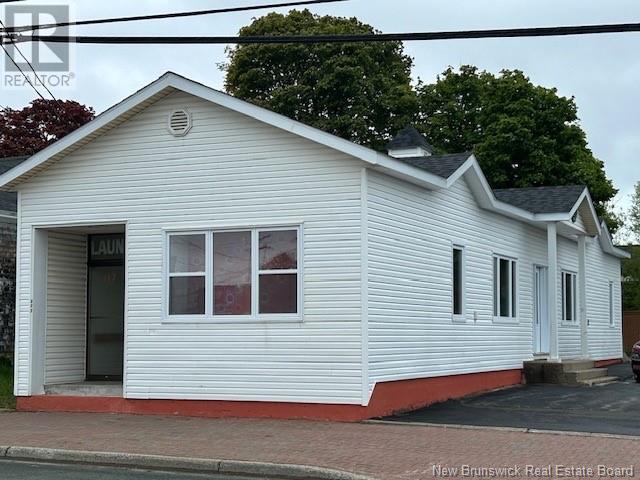 317 King Avenue, Bathurst, New Brunswick  E2A 1P9 - Photo 1 - NB100973