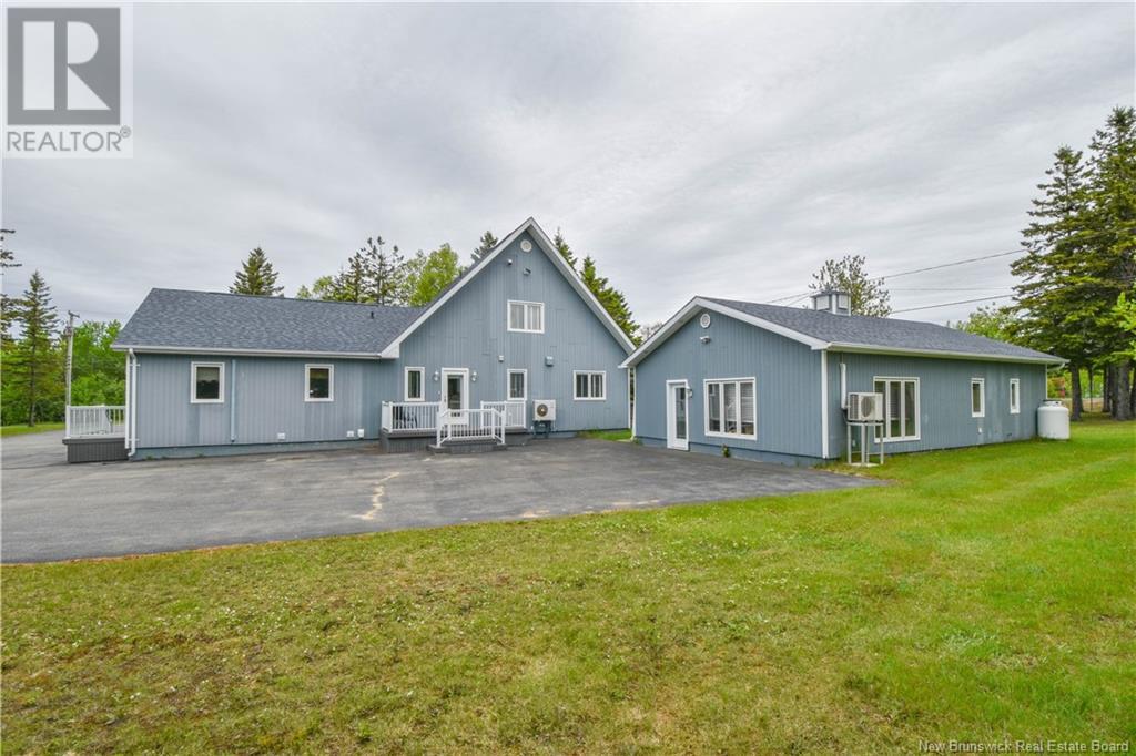 546 Saint-Pierre Ouest Boulevard, Caraquet, New Brunswick  E1W 1A3 - Photo 13 - NB101381