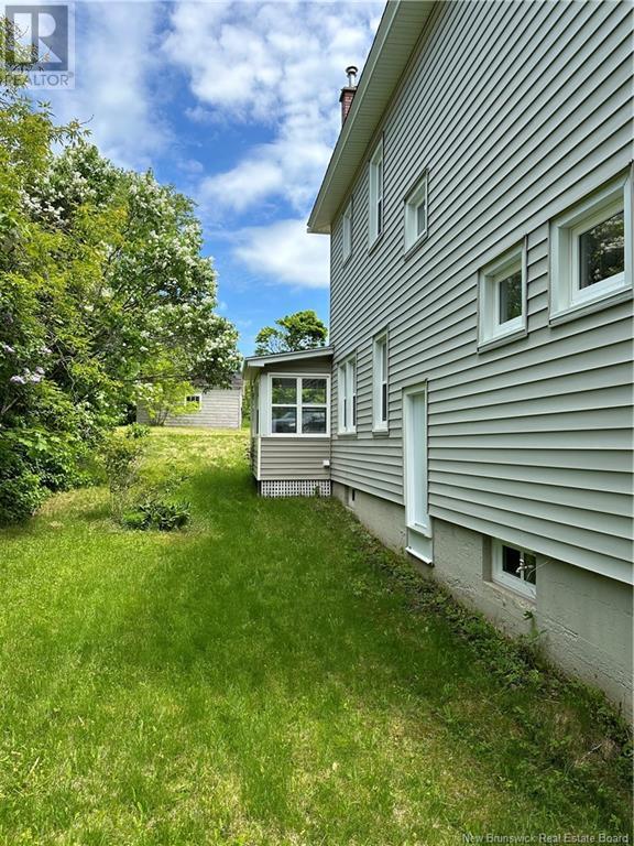 745 Murray Avenue, Bathurst, New Brunswick  E2A 1V3 - Photo 3 - NB101544