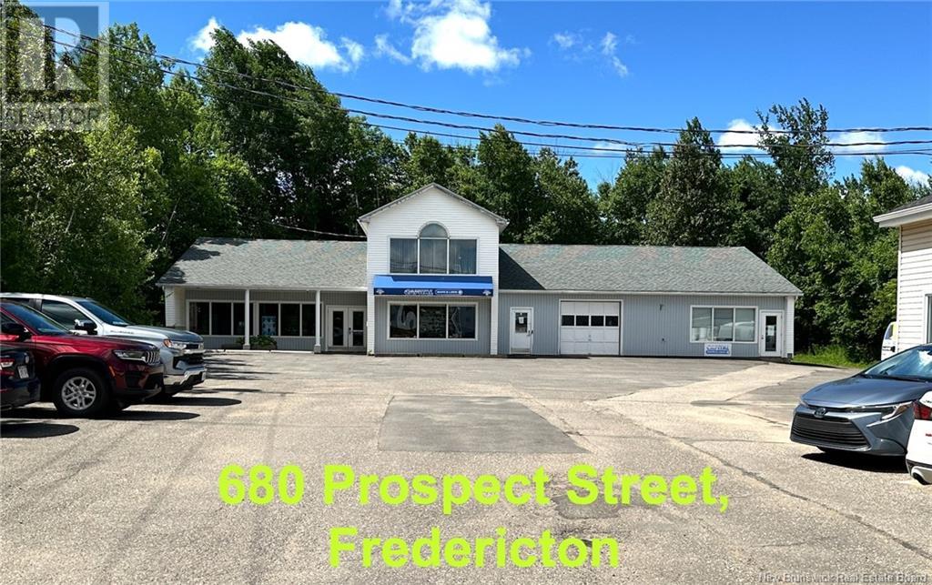 680 Prospect Street, Fredericton, New Brunswick  E3B 6G9 - Photo 2 - NB102404