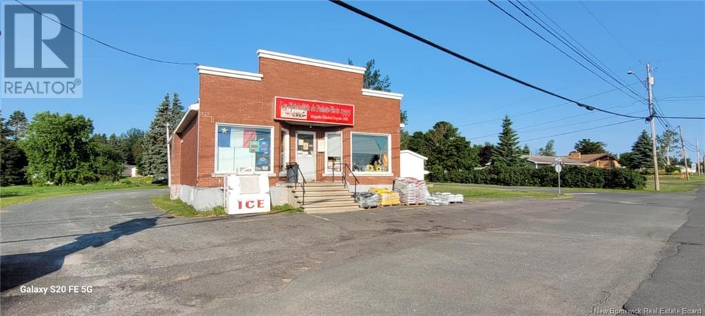 398 Principale, Pointe-Verte, New Brunswick  E8J 2Y6 - Photo 3 - NB102546