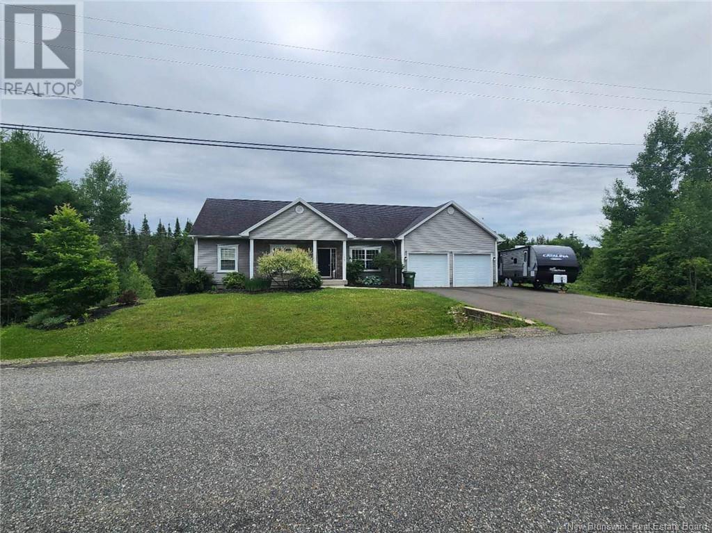 128 Eaglewood Drive, Hanwell, New Brunswick  E3E 2K5 - Photo 1 - NB102319