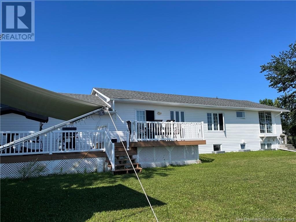 657 Principale, Pointe-Verte, New Brunswick  E8J 2P7 - Photo 3 - NB103388