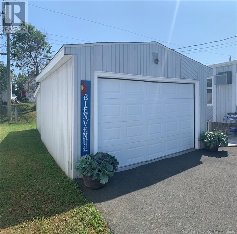 6 2e Av Du Parc, Caraquet, New Brunswick  E1W 1A7 - Photo 10 - NB103684