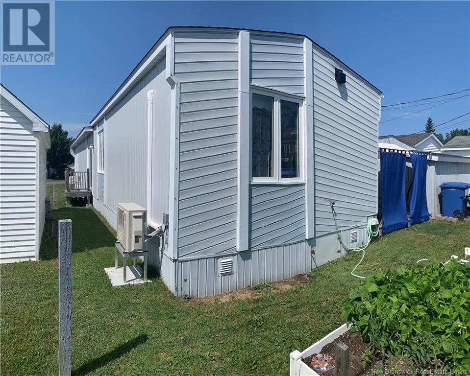 6 2e Av Du Parc, Caraquet, New Brunswick  E1W 1A7 - Photo 7 - NB103684