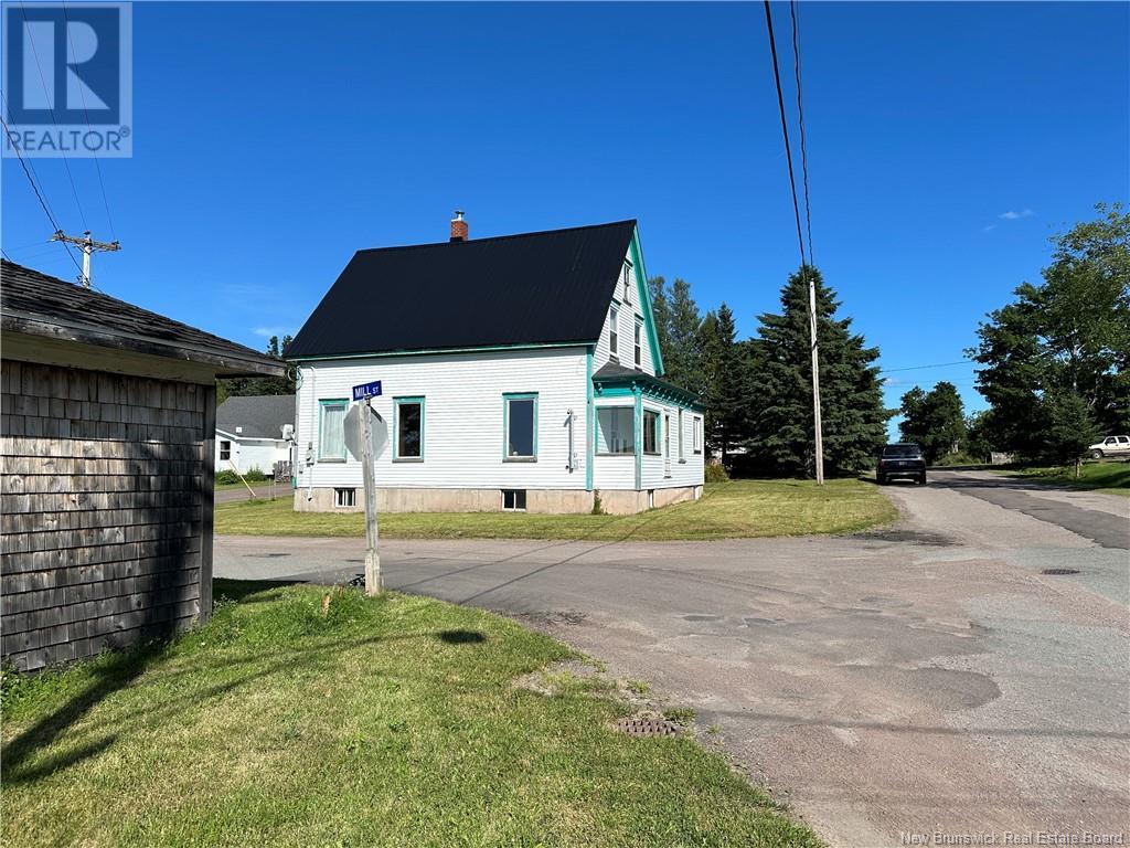 16 Fort Street, Port Elgin, New Brunswick  E4M 1L4 - Photo 2 - M161335