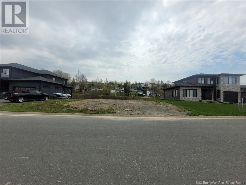 79 Still Water Crescent, Fredericton, New Brunswick  E3B 7R9 - Photo 3 - NB104211