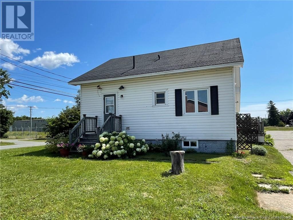 120 King Street, Miramichi, New Brunswick  E1N 2N8 - Photo 3 - NB104289