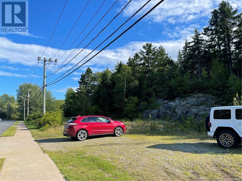 390-392 Sandy Point Road, Saint John, New Brunswick  E2K 3R9 - Photo 2 - NB104312