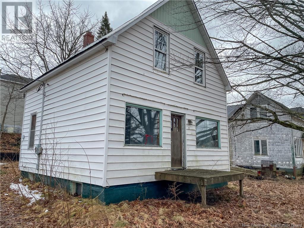 22 Beech Street, Mcadam, New Brunswick  E6J 1V8 - Photo 1 - NB104693