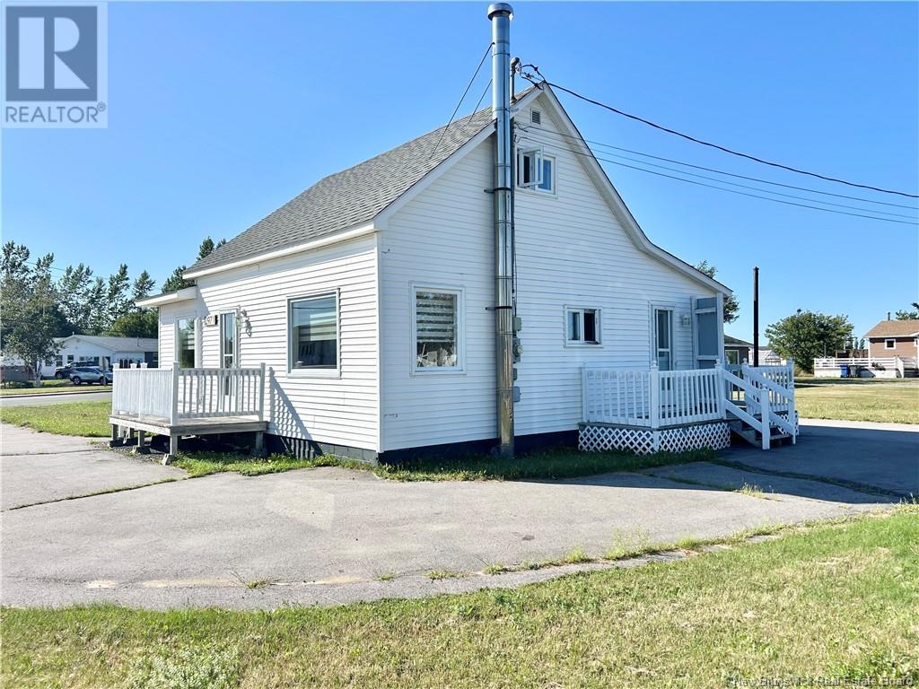 2971 Morais Street, Bas-Caraquet, New Brunswick  E1W 6A3 - Photo 3 - NB104998