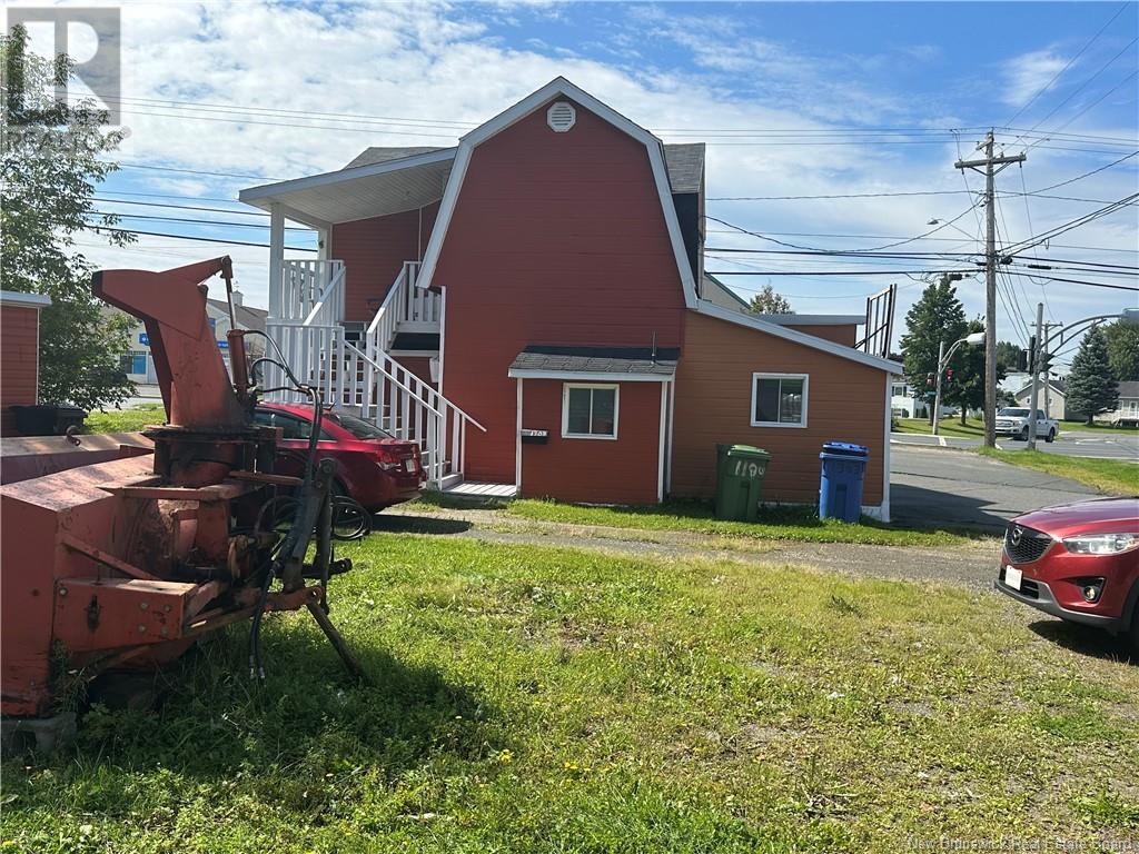 1180 St. Peter Avenue, Bathurst, New Brunswick  E2A 2Z9 - Photo 4 - NB105178