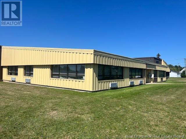 755 Foley Avenue, Bathurst, New Brunswick  E2A 4W7 - Photo 2 - NB105624