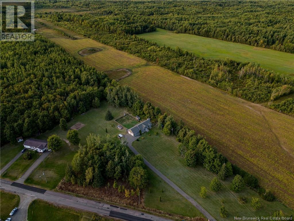 107 Bois Joli, Bouctouche, New Brunswick  E4S 2X3 - Photo 2 - NB106359