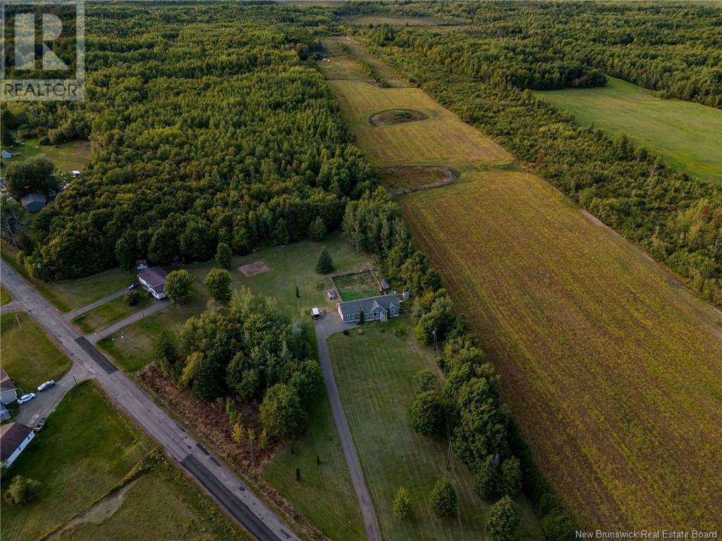 107 Bois Joli, Bouctouche, New Brunswick  E4S 2X3 - Photo 3 - NB106359