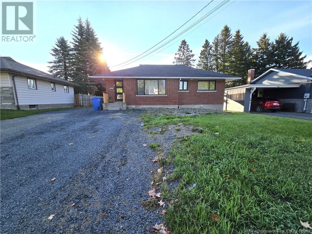 27 Lang Avenue, Edmundston, New Brunswick  E3V 3H2 - Photo 1 - NB106425