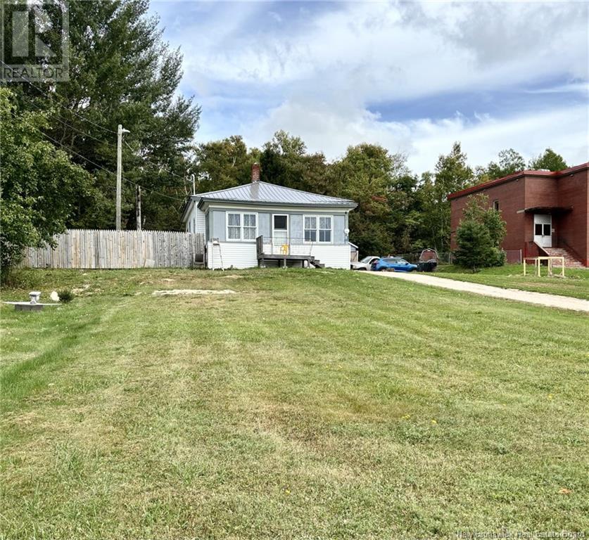 23 Rose Street, Mcadam, New Brunswick  E6J 1Z1 - Photo 2 - NB106510