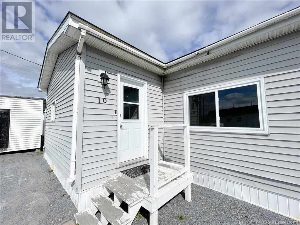 10 Violet Street, Saint John, New Brunswick  E2M 5N3 - Photo 2 - NB106499