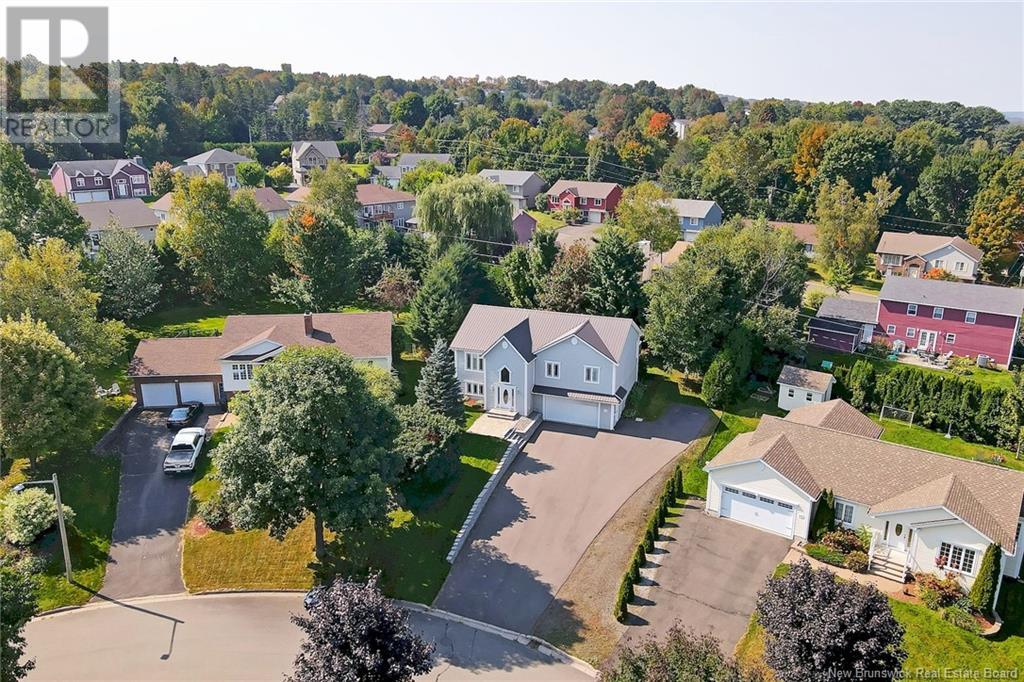 21 Selkirk Crescent, Fredericton, New Brunswick  E3C 1M1 - Photo 2 - NB106089