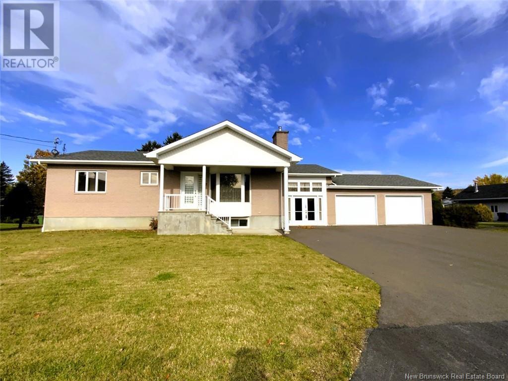 7 Clavette Street, saint-jacques, New Brunswick