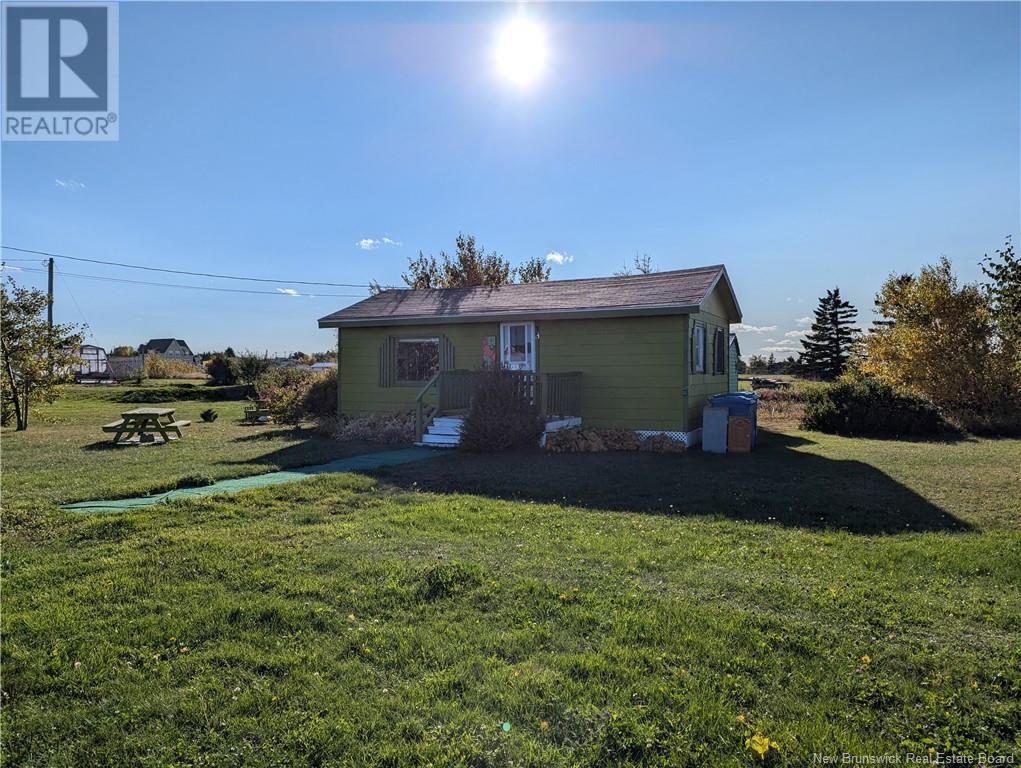 18 De La Plage Street, Caraquet, New Brunswick  E1W 1B4 - Photo 1 - NB107674