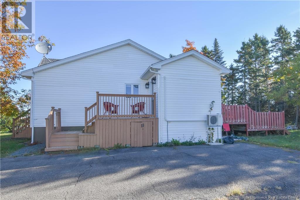 552 Alfreda Street, Tracadie, New Brunswick  E1X 1B4 - Photo 4 - NB108121