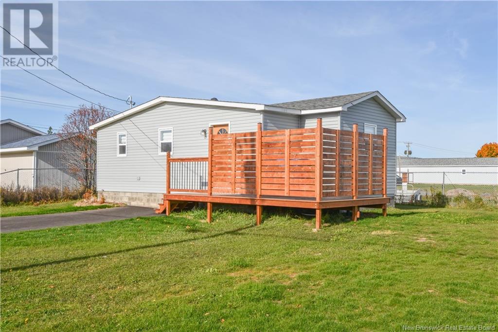 215 2e Rue Street, Shippagan, New Brunswick  E8S 1T4 - Photo 2 - NB108458