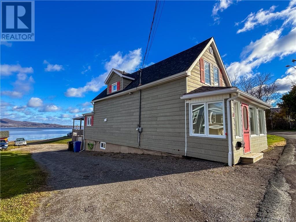 20 Chaleur Street, Campbellton, New Brunswick  E3N 1T1 - Photo 3 - NB108801