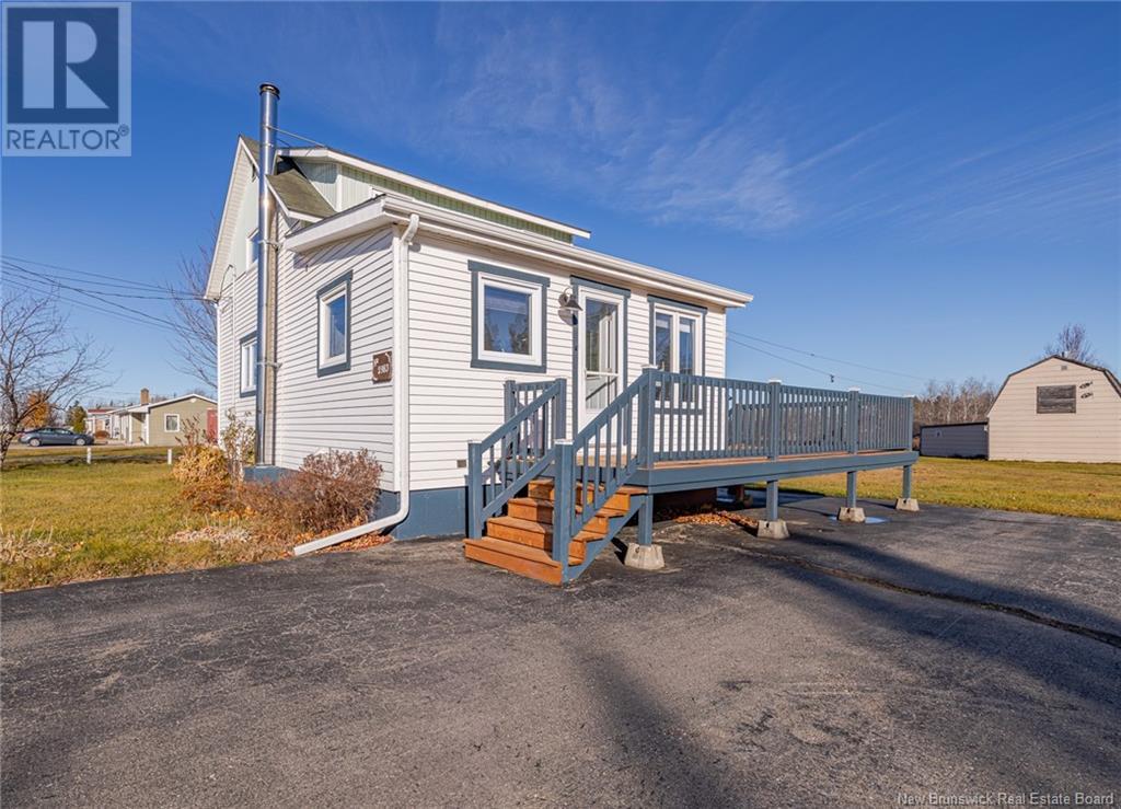 2983 Chiasson, Bas-Caraquet, New Brunswick  E1W 5V6 - Photo 4 - NB109093