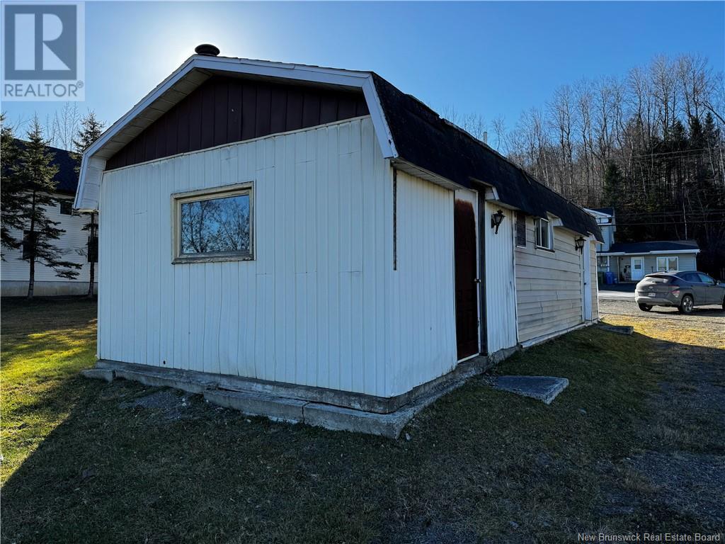 587 Canada Road, Edmundston, New Brunswick  E3V 1W4 - Photo 8 - NB109228