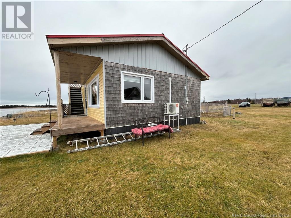 8575 St-Paul, Bas-Caraquet, New Brunswick  E1W 6C7 - Photo 4 - NB109409