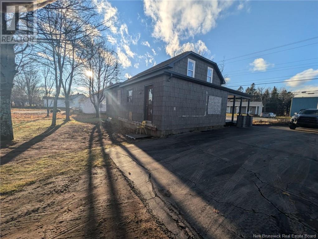 204 1 Street, Shippagan, New Brunswick  E8S 1T2 - Photo 3 - NB109980