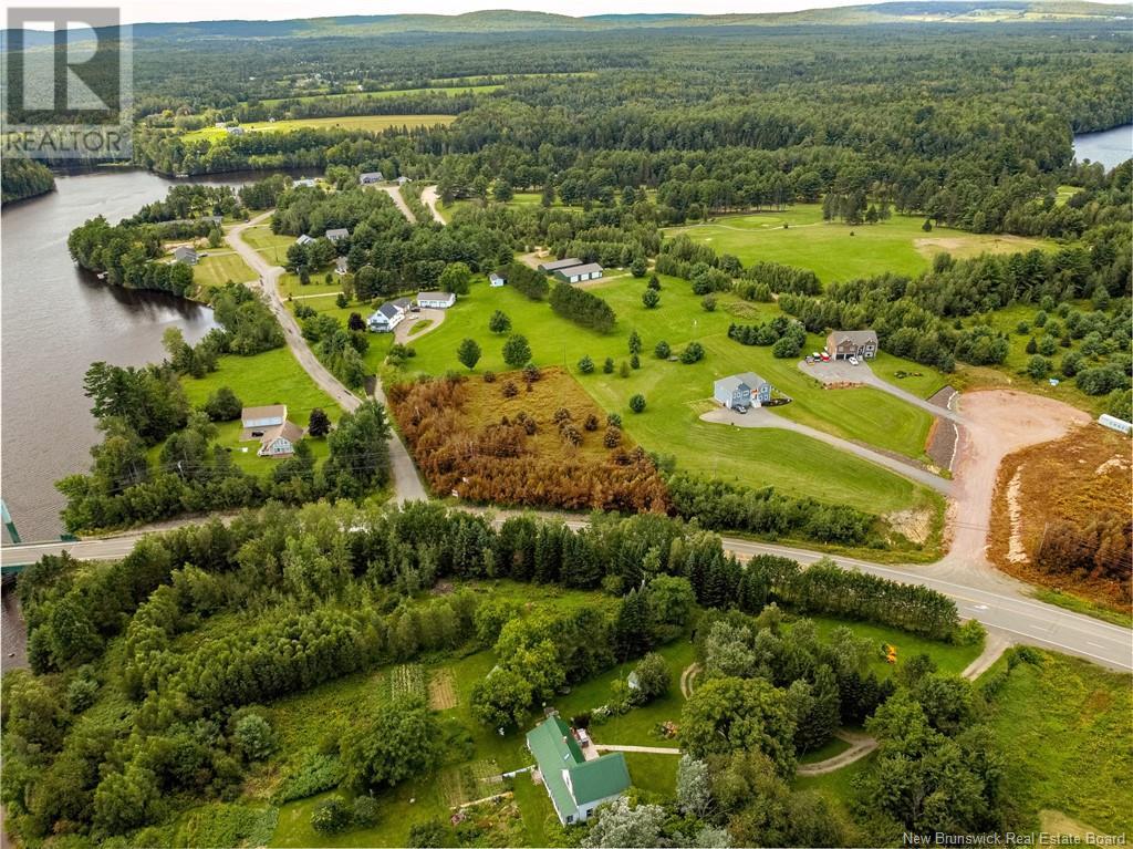 2017-01 River Bend Court, Nackawic, New Brunswick  E6G 2N3 - Photo 3 - NB109977