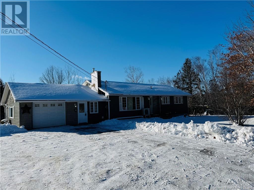 823 Royal Road Road, Fredericton, New Brunswick  E3G 6M1 - Photo 2 - NB110114