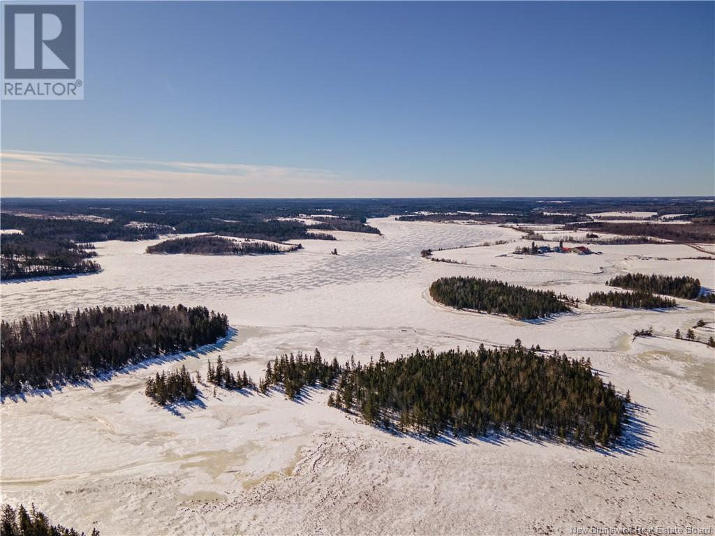 Waterfront Bass River Point, Bass River, New Brunswick  E4T 1A6 - Photo 11 - NB110654