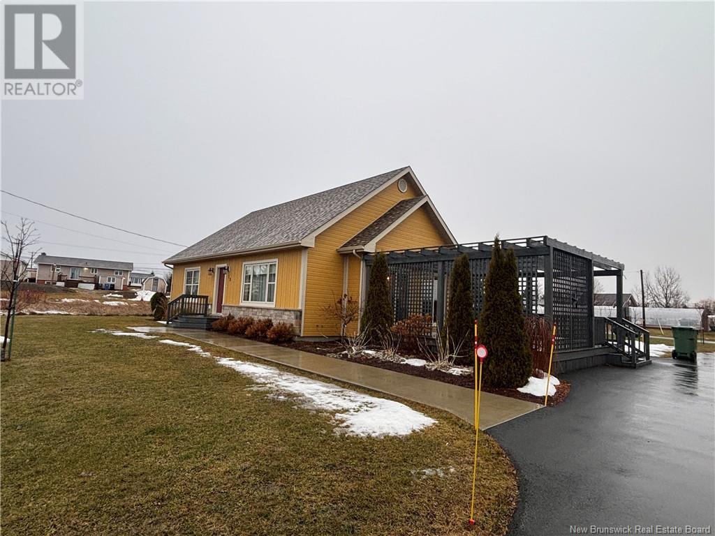 12 Rue Leon, Petit-Rocher-Sud, New Brunswick  E8J 1B2 - Photo 3 - NB110695