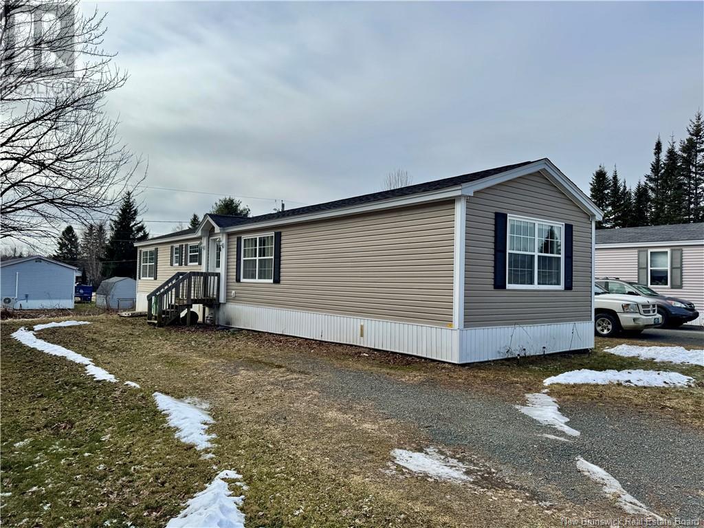 33 Hill Street, Lincoln, New Brunswick  E3B 6W1 - Photo 1 - NB110811