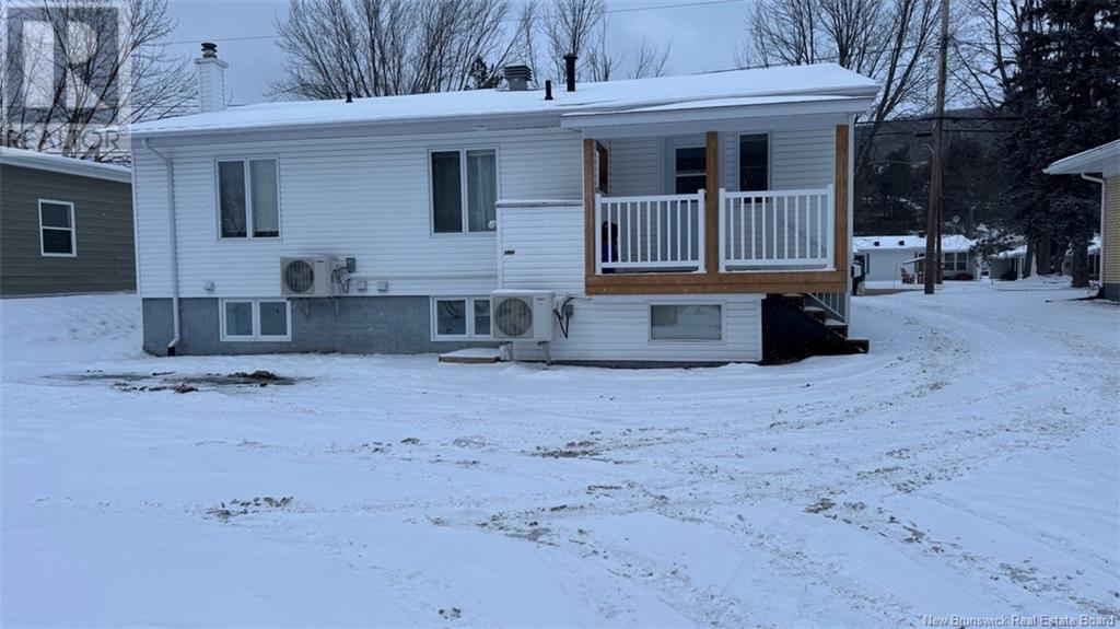 596 Saint-Francois Street, Edmundston, New Brunswick  E3V 1H3 - Photo 3 - NB110943