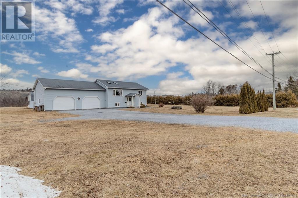 2440 Ocean Westway, Saint John, New Brunswick  E2M 5J4 - Photo 2 - NB110928