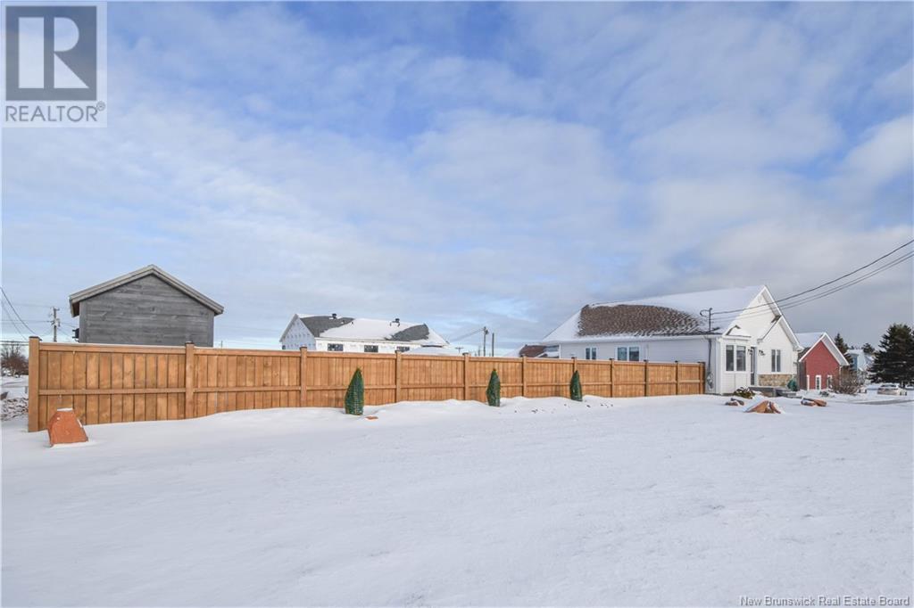 259 Rue Savard Street, Caraquet, New Brunswick  E1W 1A4 - Photo 2 - NB111293