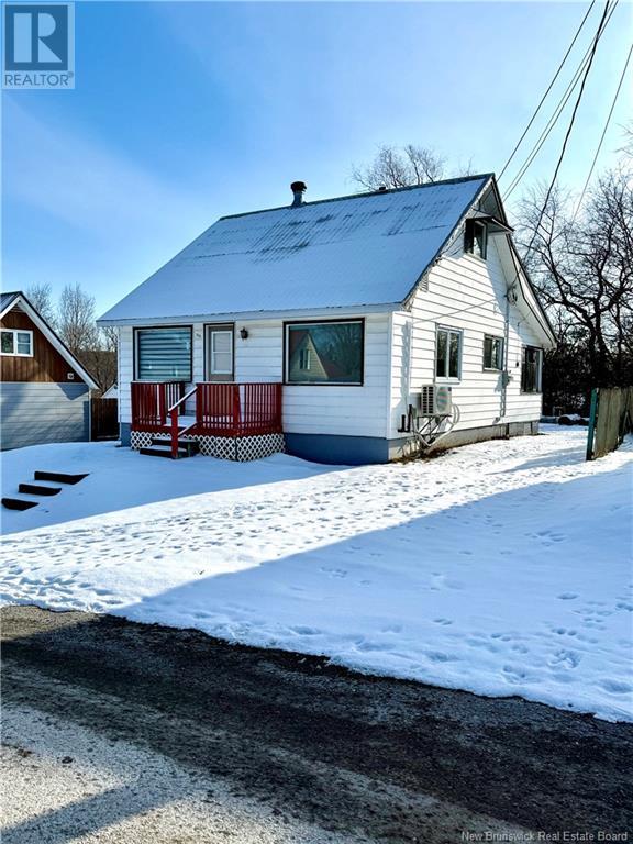 113 Cambridge Street, Woodstock, New Brunswick  E7M 1E1 - Photo 2 - NB111491